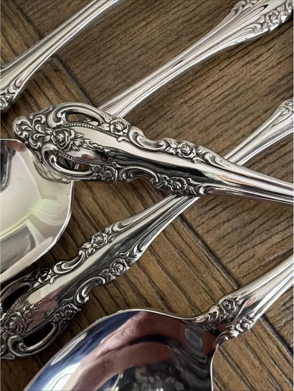 Oneida Community Brahms 65 Pc Stainless Flatware Set - Service for 12